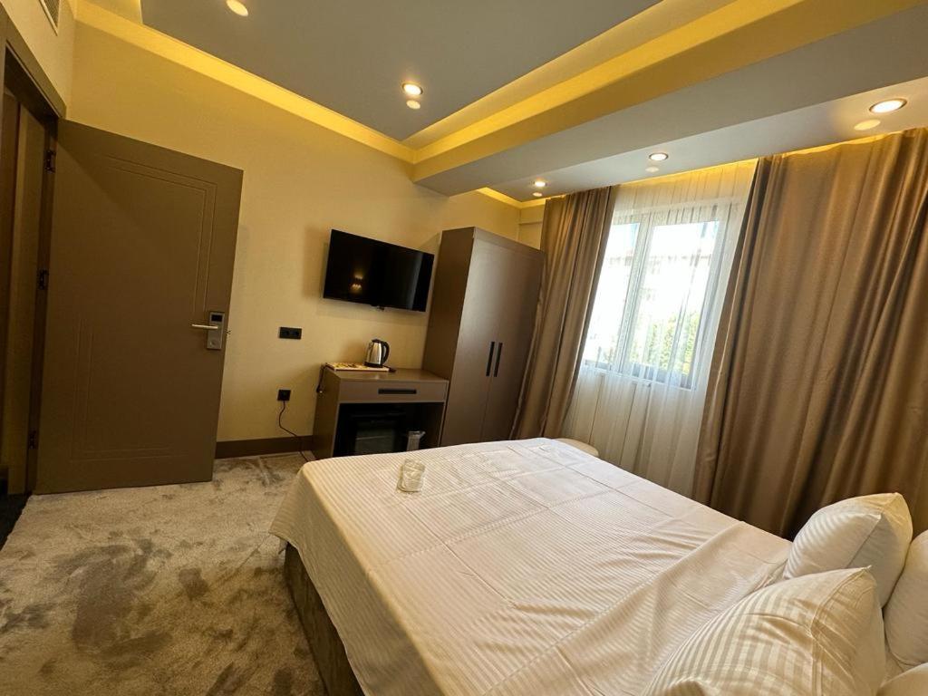 Istanblu Hotel Atasehir Istanbul Bagian luar foto