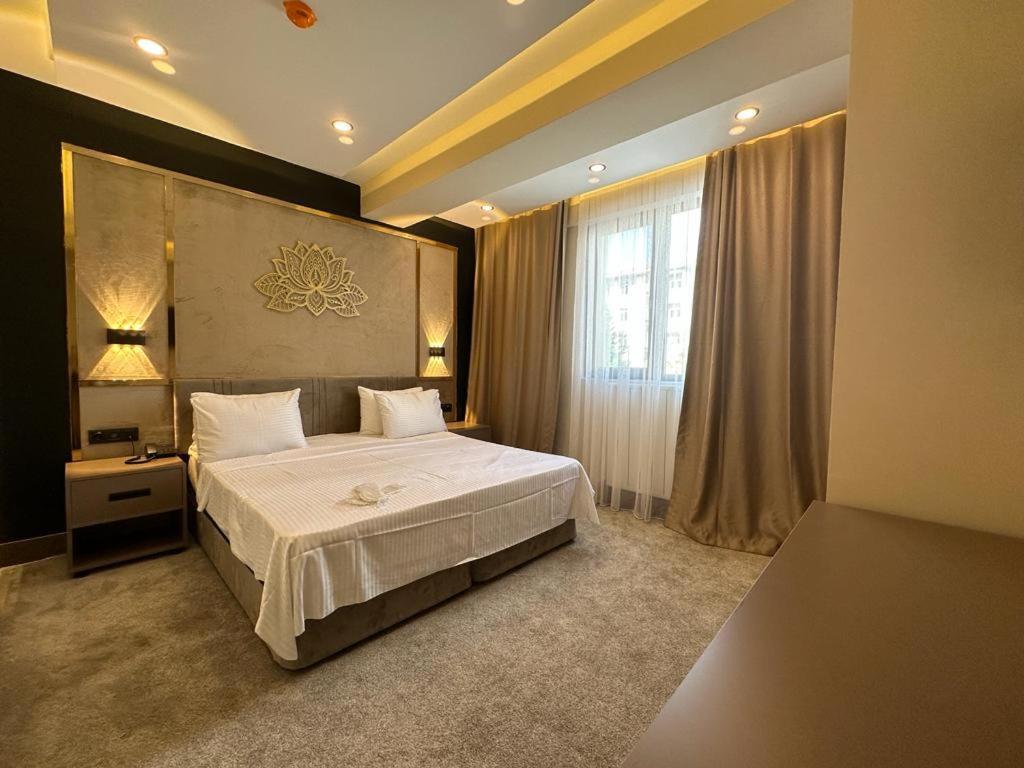 Istanblu Hotel Atasehir Istanbul Bagian luar foto